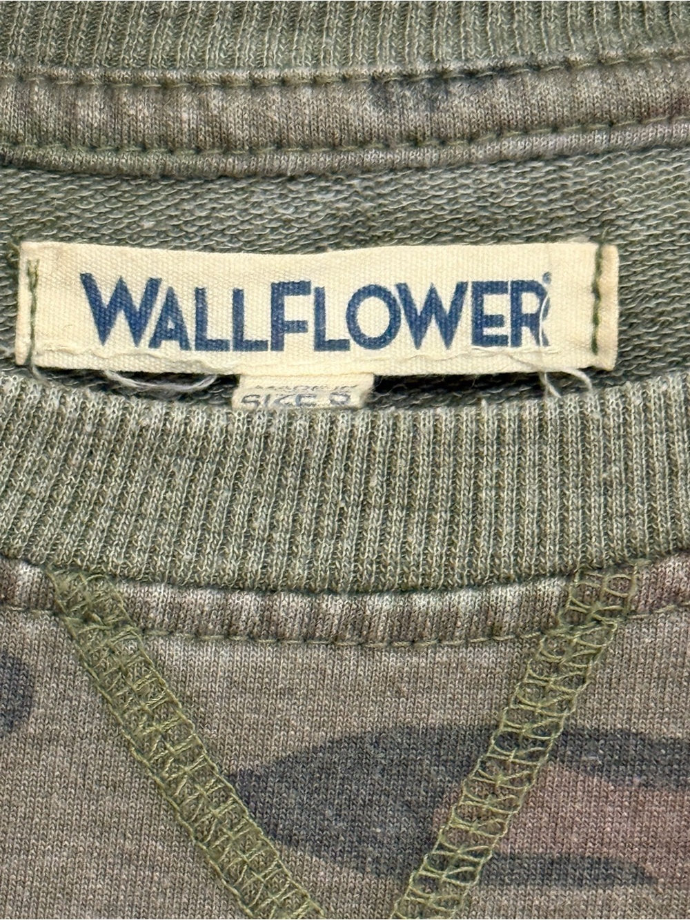WallFlower Camo Print Crewneck Long Sleeve Sweatshirt Olive Green - Picture 6 of 6